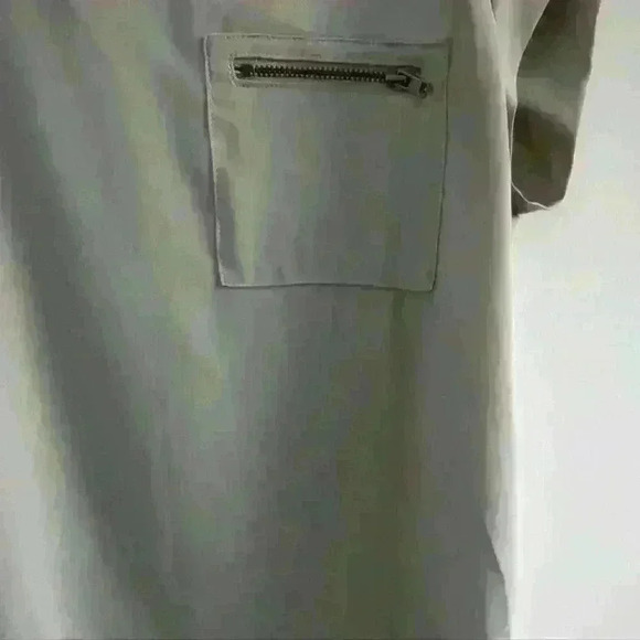 SMART SET | Women's Olive Green Sleeveless Flowy Scoop Neck Blouse - Picture 2 of 4